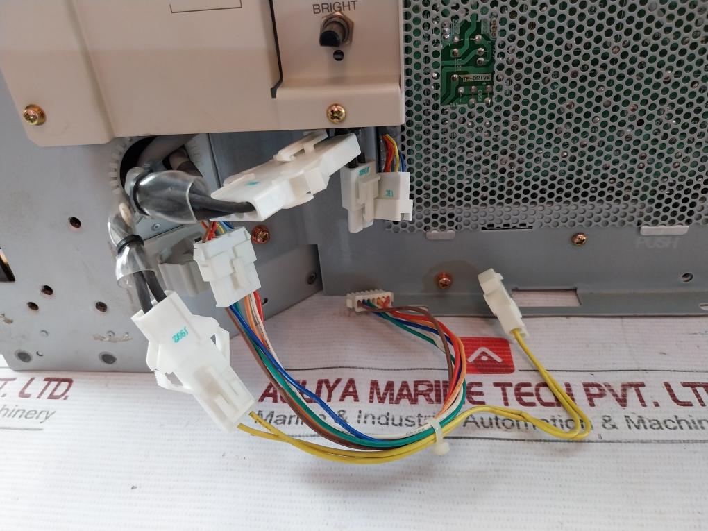 Mitsubishi Electric Hc3905 Atj Colour Display Monitor 100-120V