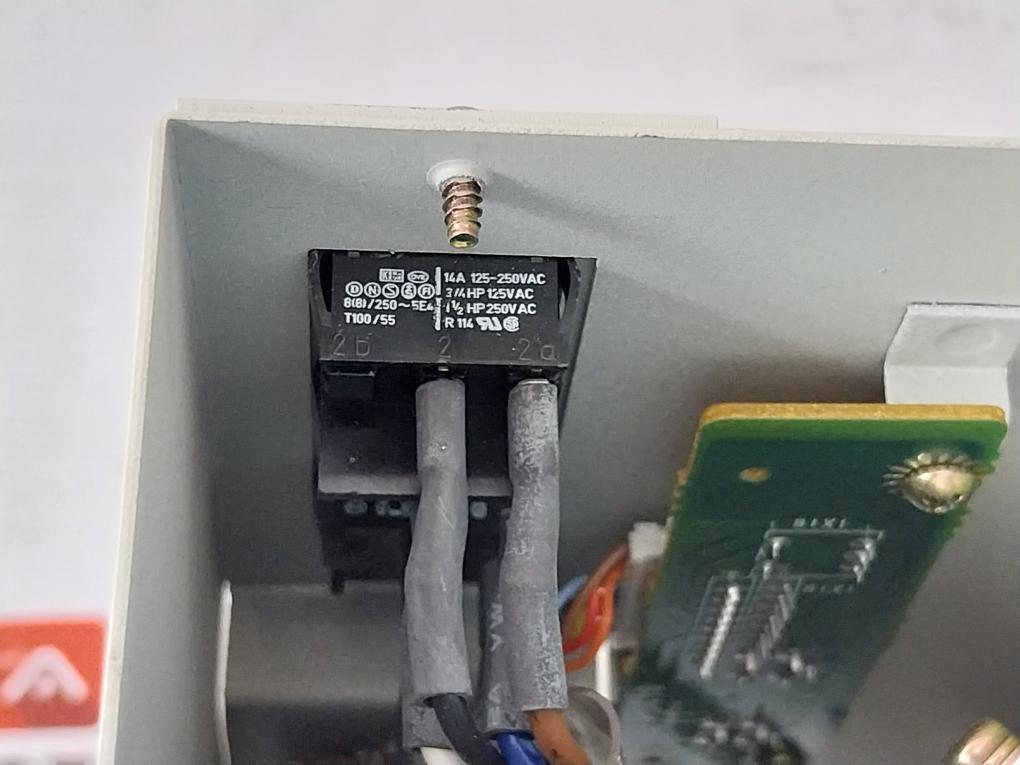 Mitsubishi Electric Hc3905 Atj Colour Display Monitor 100-120V