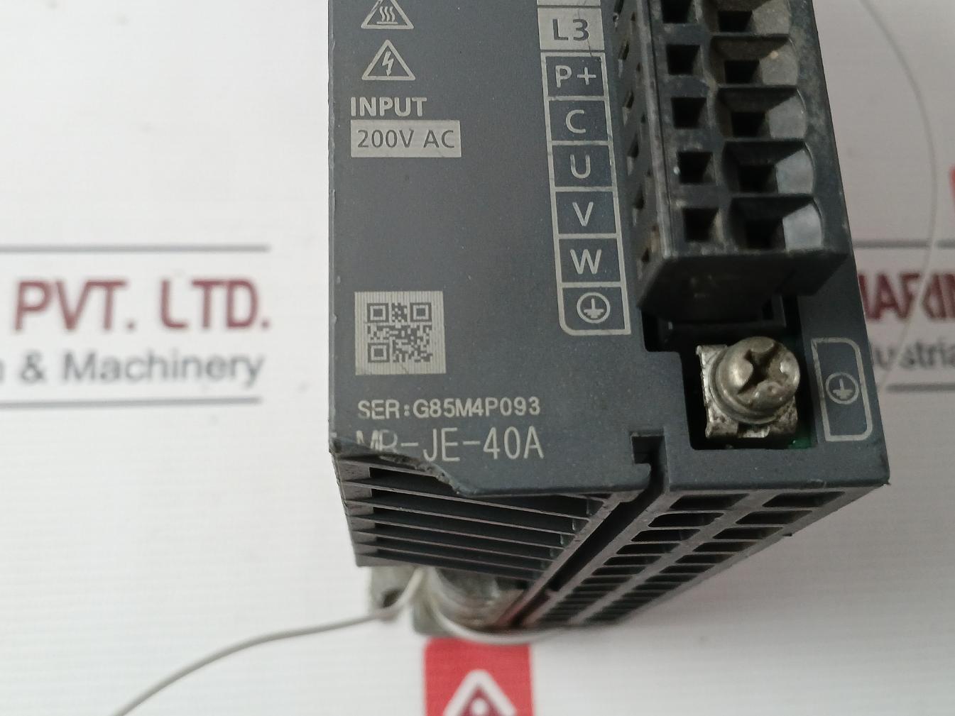 Mitsubishi Electric Mr-je-40A Digital Ac-servo Amplifier Ac200-240V 2.6A 100Ohmk