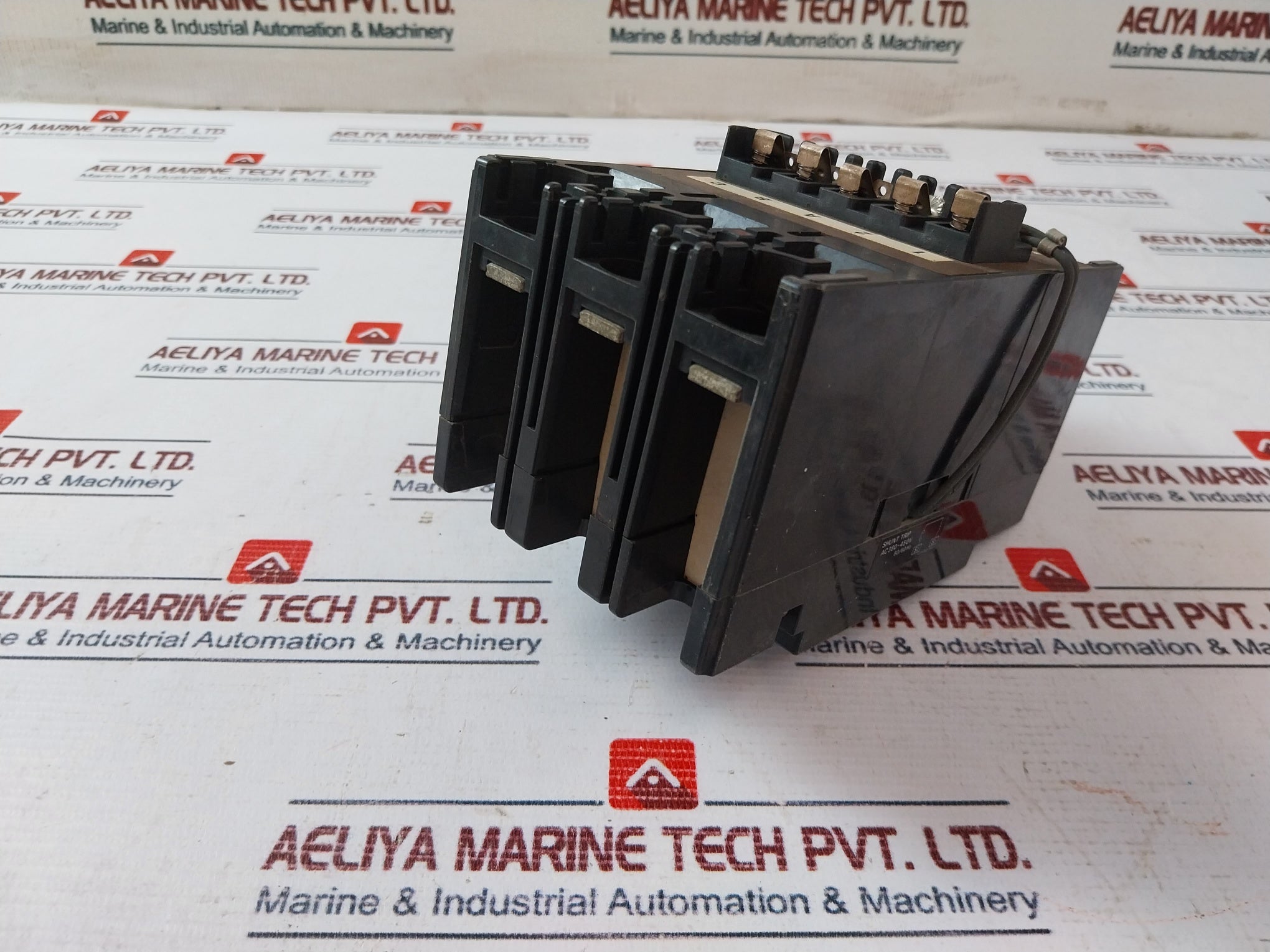 Mitsubishi Electric NF100-SH No-fuse Breaker 3 Pole 40Amp AC 660V 50/60Hz