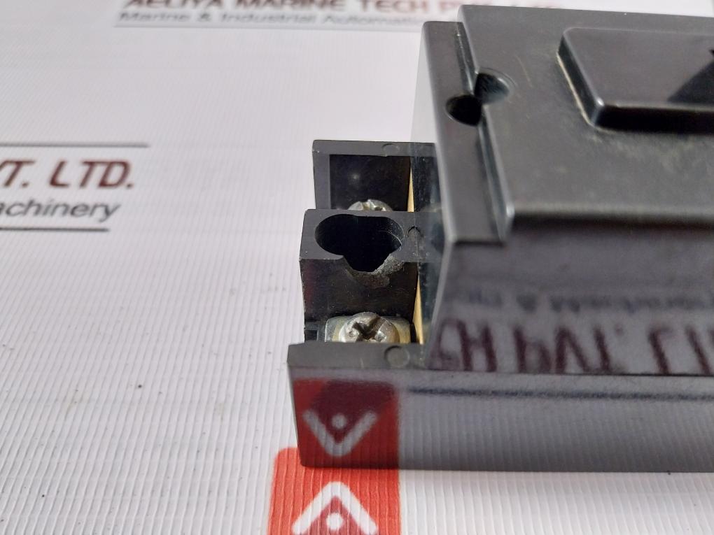 Mitsubishi Electric Nf30-cb No-fuse Circuit Breaker Ac 220V 2.5Ka