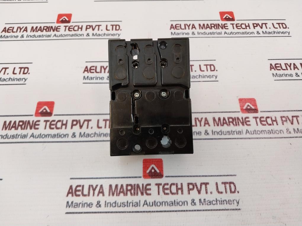 Mitsubishi Electric Nf30-cs 3 Pole Circuit Breaker 15A Ac220V 2.5Ka 50/60Hz