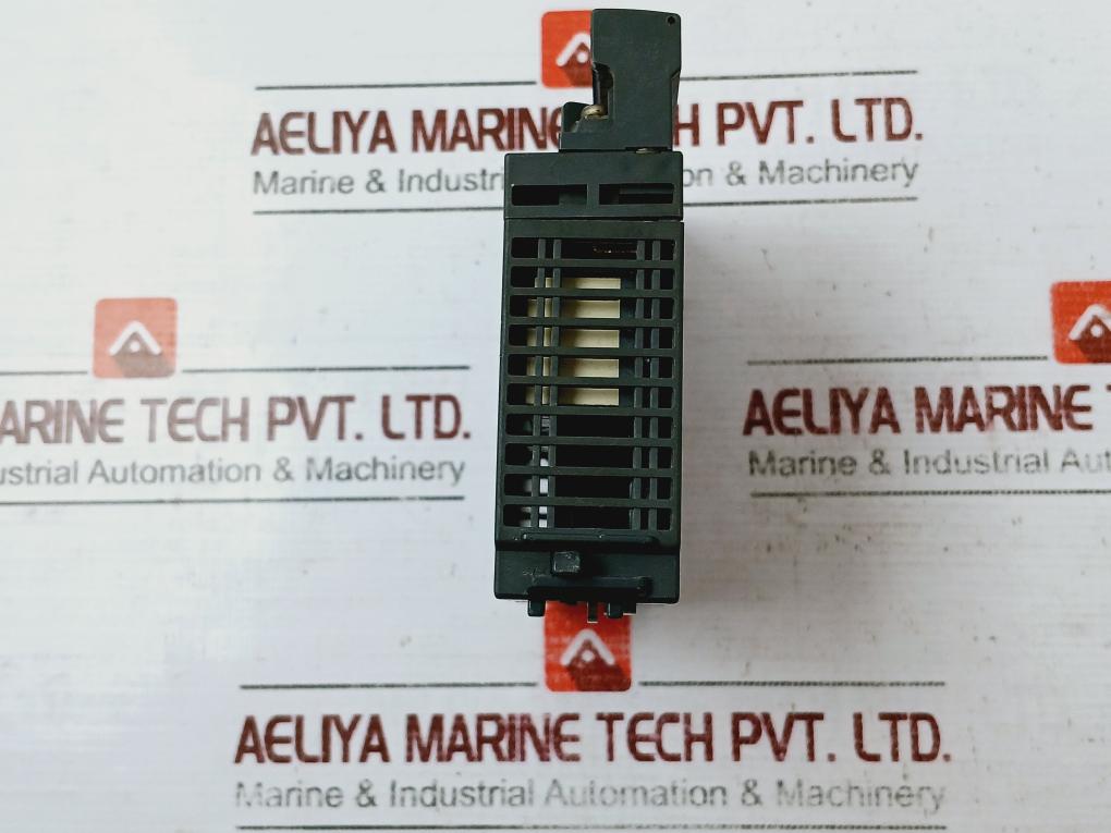 Mitsubishi Electric Qy10 Plc Q Series Output Module 240V Ac/24V Dc 2A