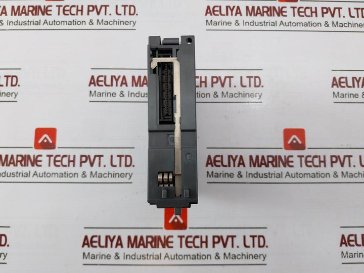 Mitsubishi Electric Melsec-q Qy10 16 Output Module 24Vdc 2A 240Vac 2A Cl.I Div.2