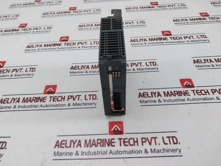 Mitsubishi Electric Qy22 Plc Q Series Output Module 100-240Vac 0.6A