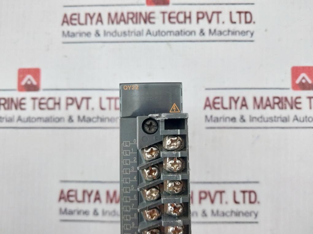 Mitsubishi Electric Qy22 Plc Q Series Output Module 100-240Vac 0.6A