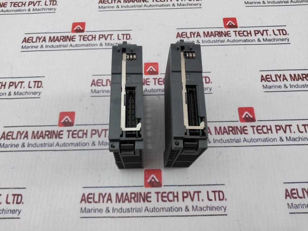 Mitsubishi Electric Qy50 I/O Output Unit Plc Module 12/24Vdc 0.5A