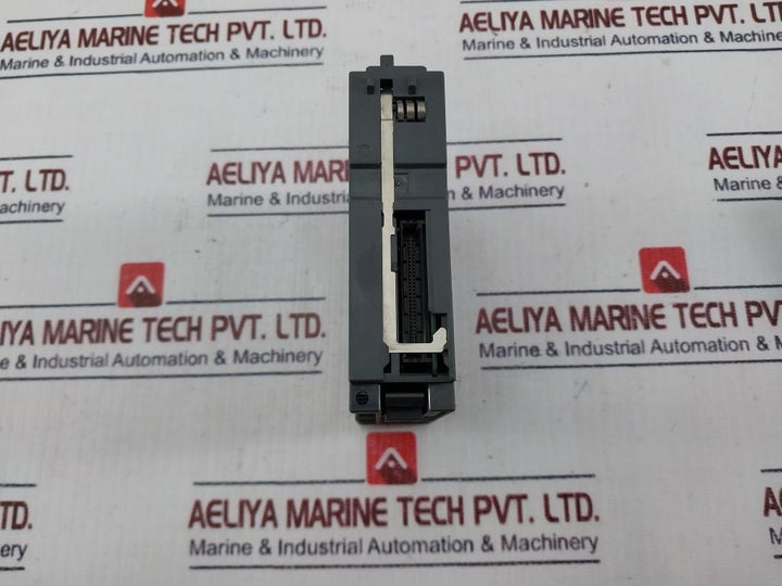 Mitsubishi Electric Qy50 I/O Output Unit Plc Module 12/24Vdc 0.5A