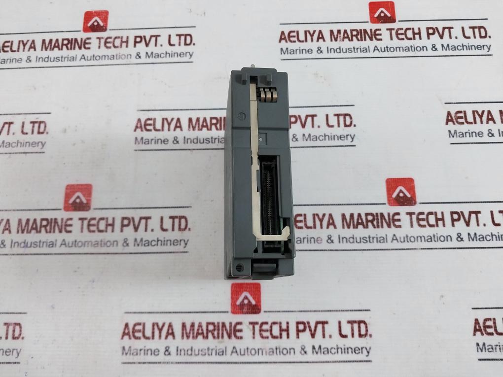 Mitsubishi Electric QY81P PLC Input/Output Module Melsec-Q 12/24VDC 0.1A