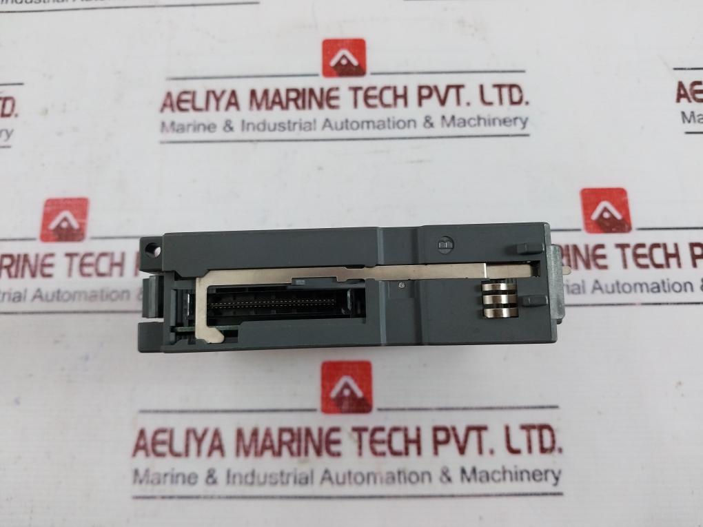 Mitsubishi Electric QY81P PLC Input/Output Module Melsec-Q 12/24VDC 0.1A