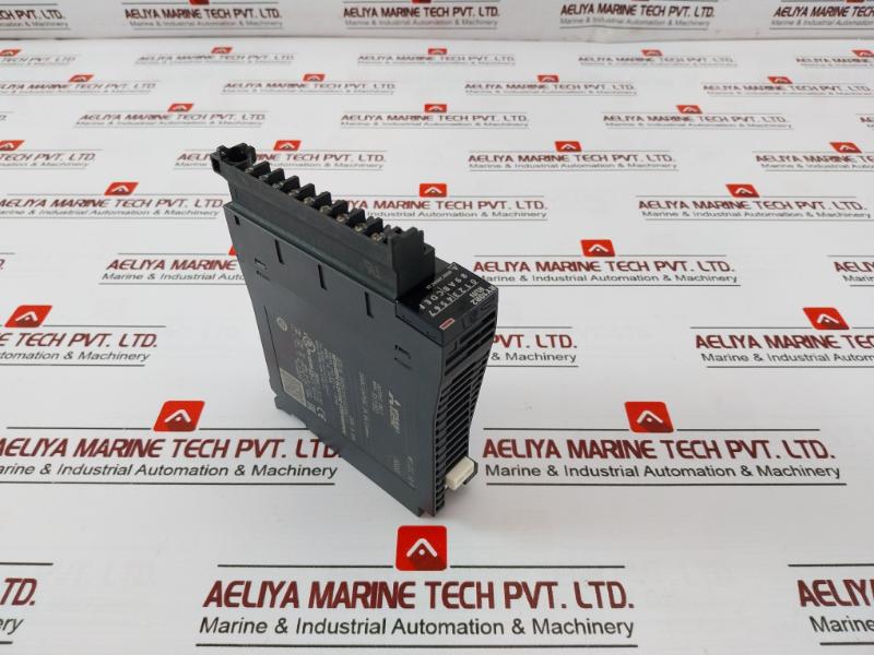 Mitsubishi Electric Ry10R2 Input/Output Unit Iq-r Series Bko-c11946H01 5Vdc 0.45A