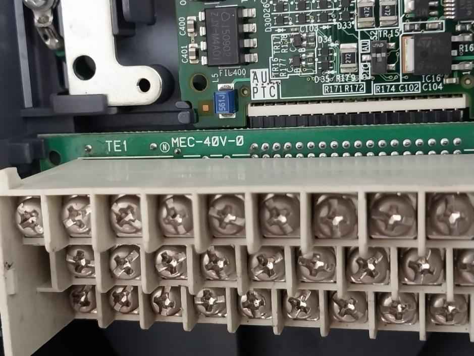 Mitsubishi Fr-a740-7.5K Inverter 7.5Kw 3Ph Ac380-480V 50Hz Fr-du07