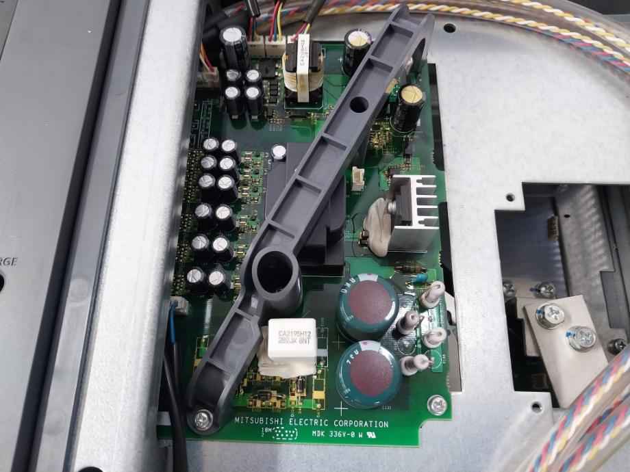 Mitsubishi Fr-a840-90K-1-06 3-phase Inverter Module Ac380-500V 50Hz/60Hz