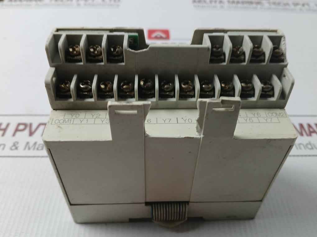 Mitsubishi Fx2n-16eyr-es/ul Programmable Controller 30vdc/240vac 2a