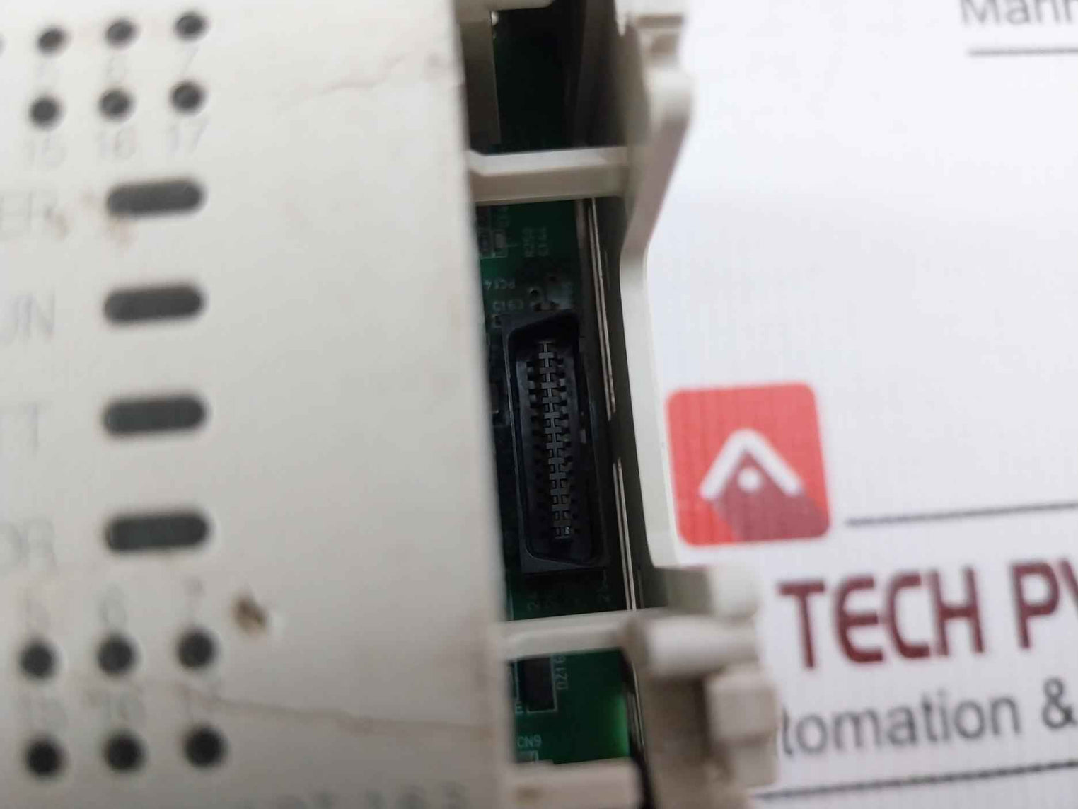 Mitsubishi Fx3U-32Mt/Es-a Programmable Controller 100-240Vac 50/60Hz 35W