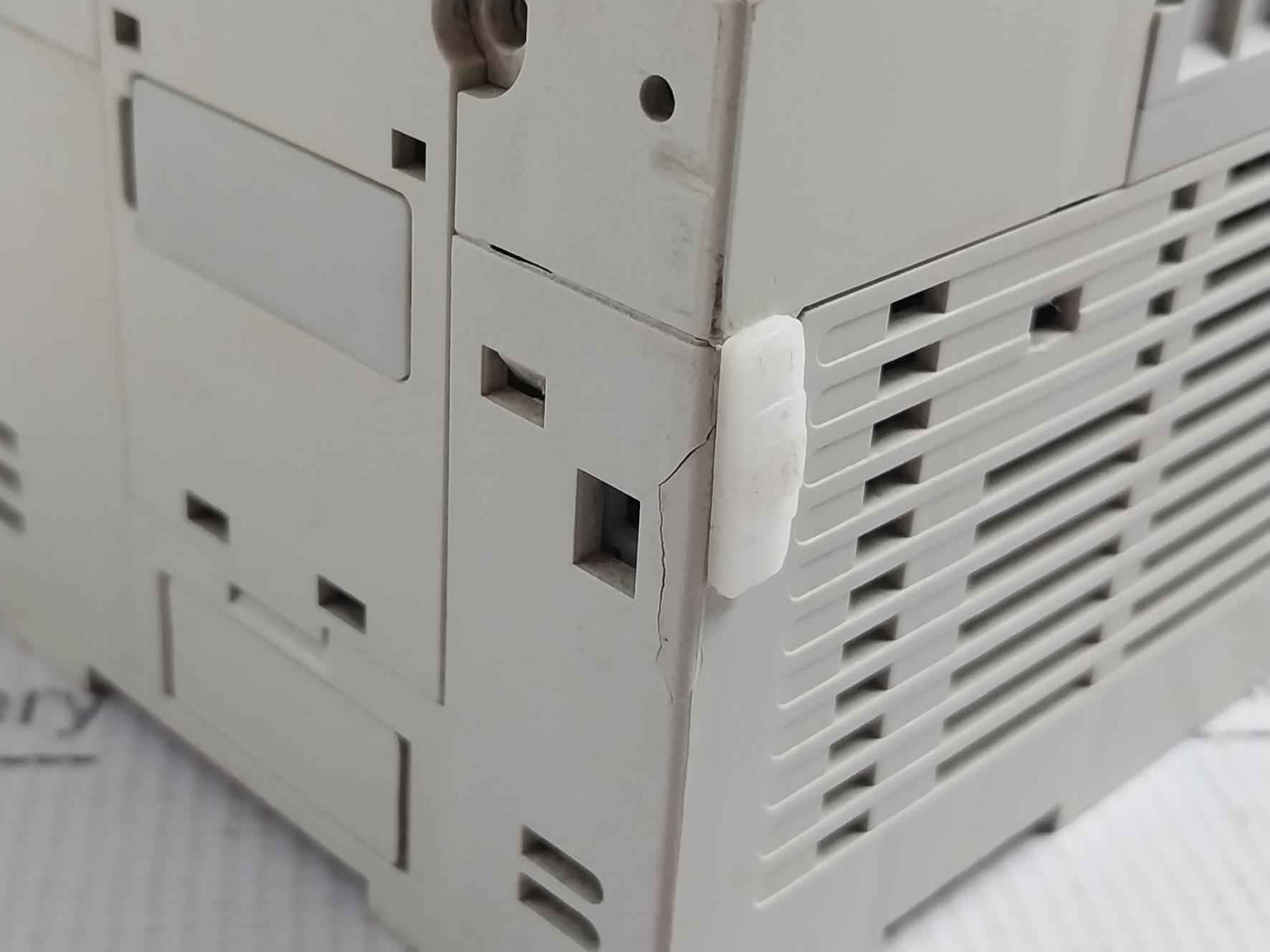 Mitsubishi Fx3U-32Mt/Es-a Programmable Logic Controller 100-240Vac/50-60Hz 35W