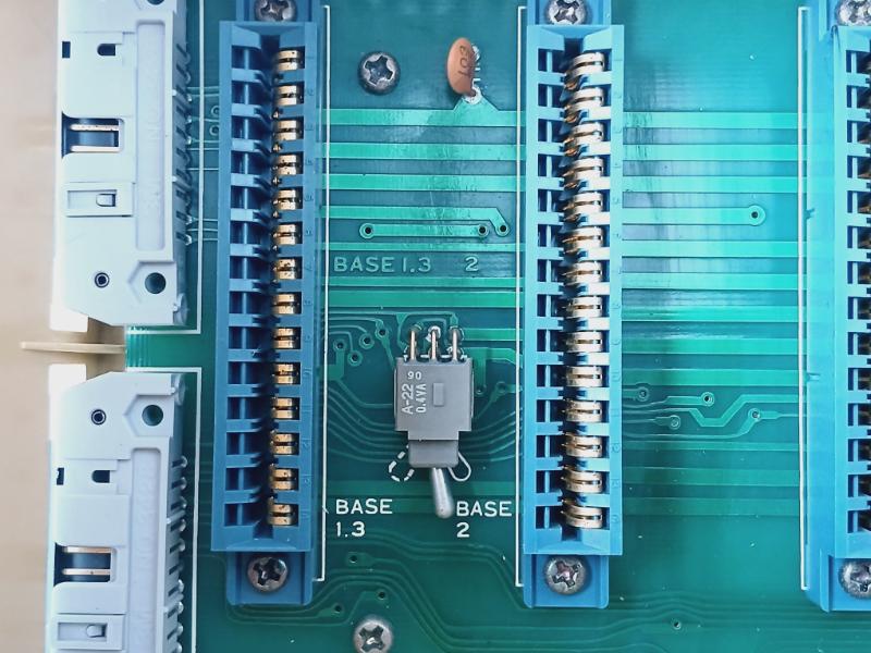 Mitsubishi Kakoki E-01b-4130 Power Supply 5 Slot Module Rack Ac110v / 100v