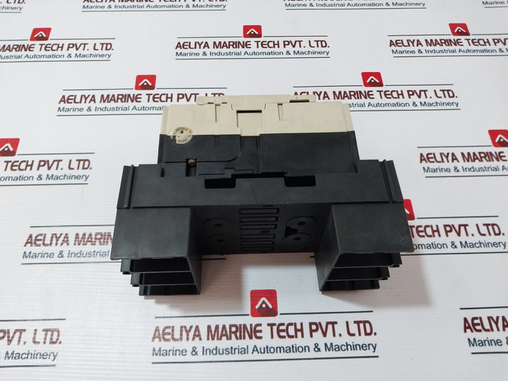 Mitsubishi Nf63-sv 3 Pole Circuit Breaker 60A Ac200V 14Ka