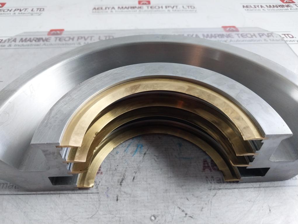 Mitsubishi Oil Deflector Set For Pinion Side N25-56K-d123-p, 7D627001