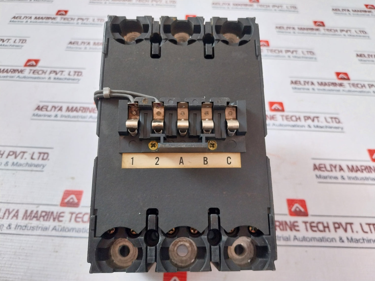 Mitsubishi Electric NF225-SH 3 Pole No-fuse Breaker 200 Amp AC660V