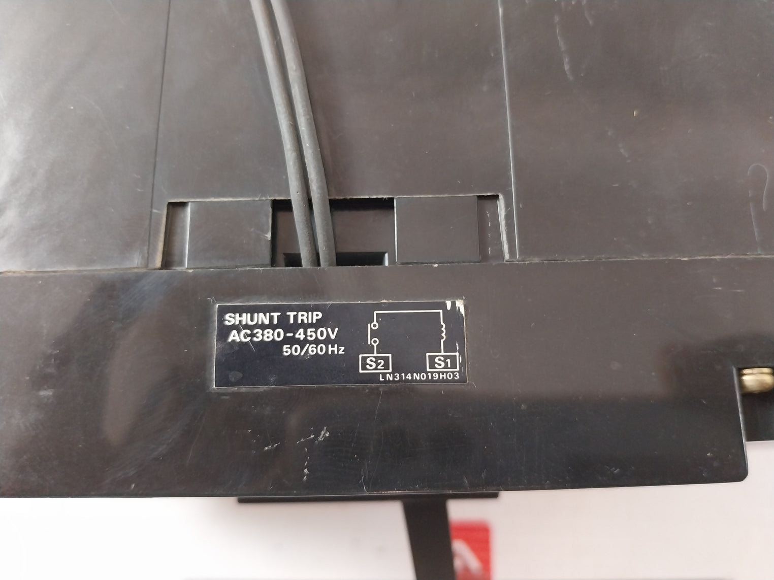 Mitsubishi Electric NF225-SH 3 Pole No-fuse Breaker 200 Amp AC660V