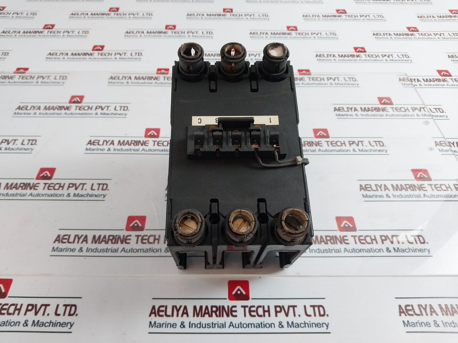 Mitsubishi Electric NF225-SH 3 Pole No-fuse Circuit Breaker 660VAC 200A 50/60Hz