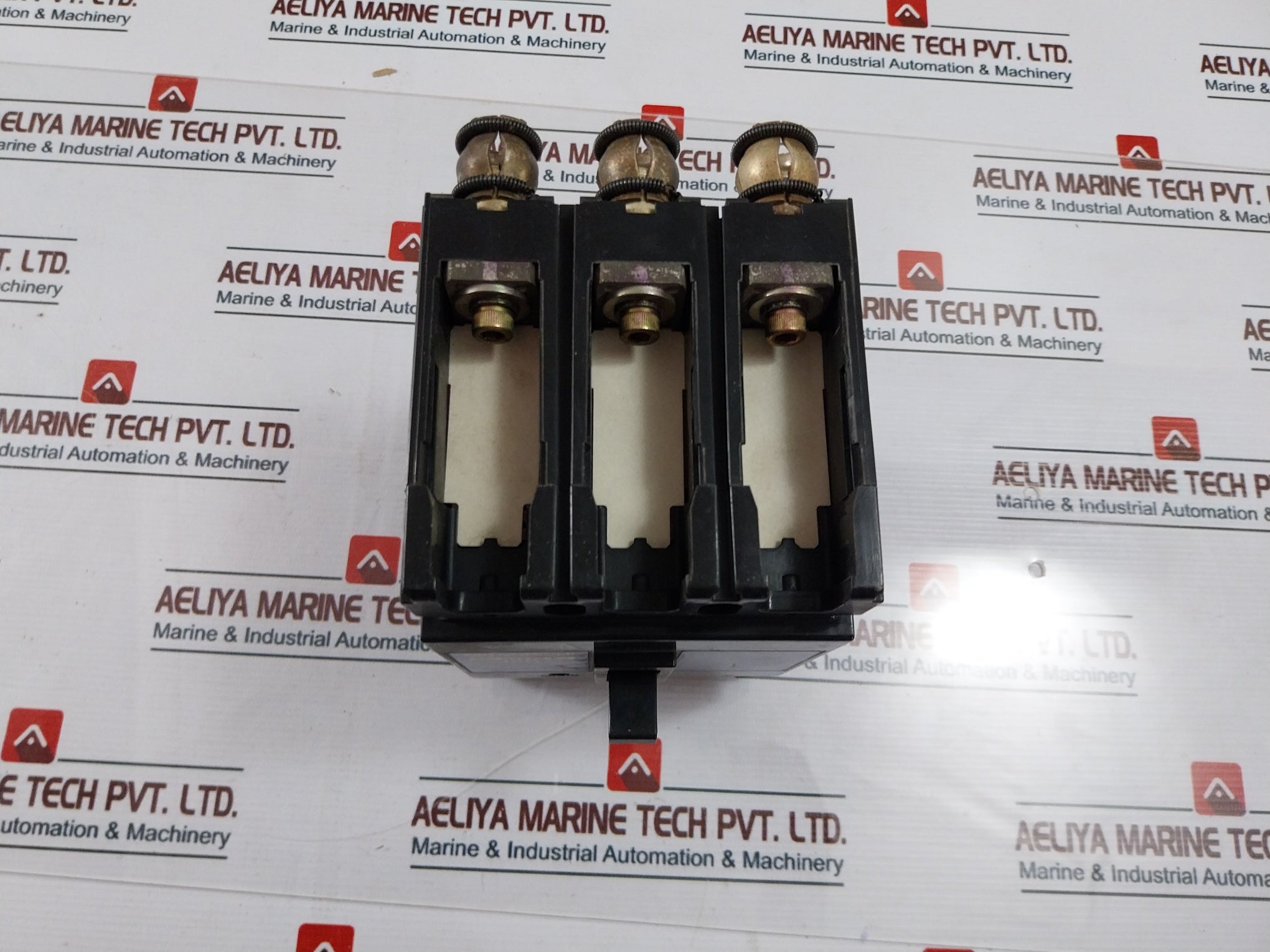 Mitsubishi Electric Nf225-sh No-fuse Breaker 150A 3-pole 660V Ac