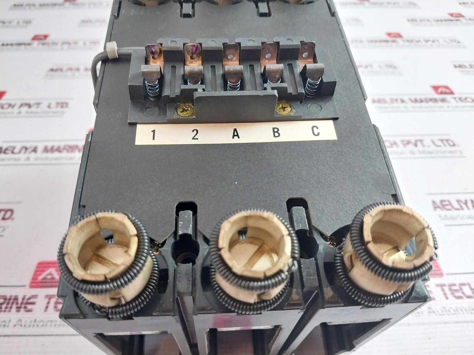 Mitsubishi Nf225-sh 3 Pole No-fuse Circuit Breaker 200 A 380-450v 50/60hz