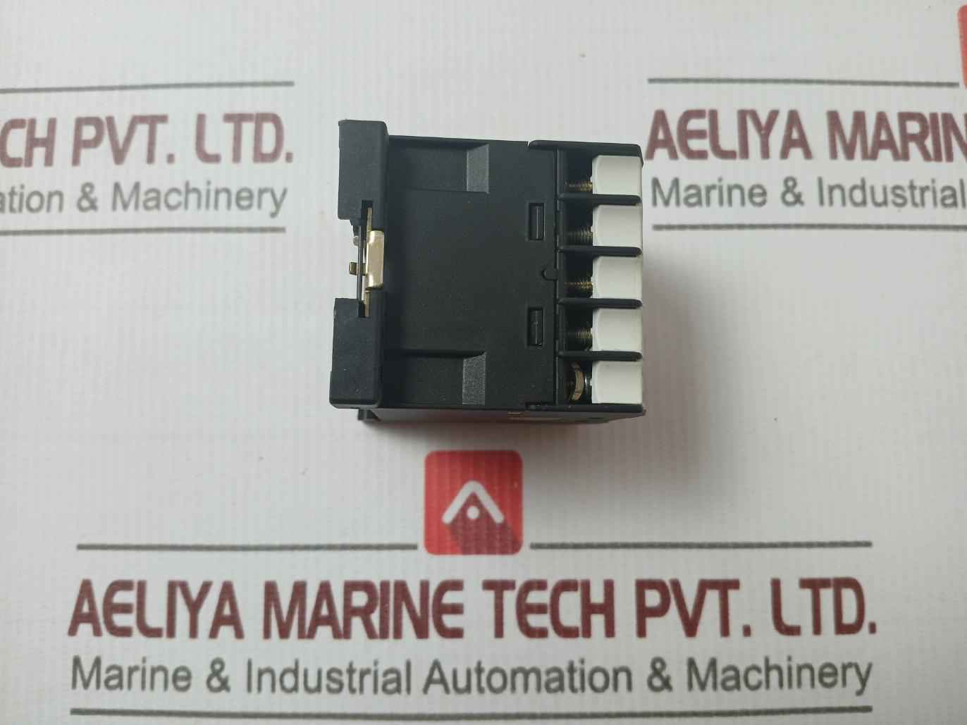Moeller Dil Em-01 3 Pole Mini Contactor 6000V 20A 50-60Hz