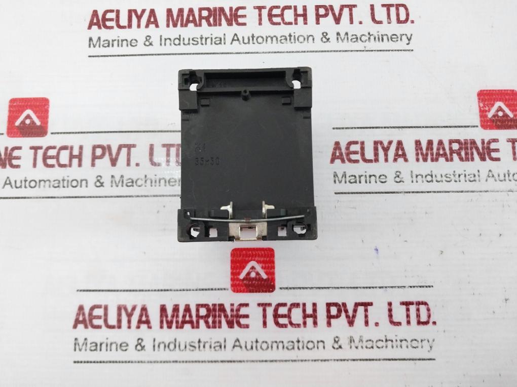 Moeller Dil Em-10 Contactor 6000V Iec/En 60 947 A600 P300 230V 50/60Hz A001985