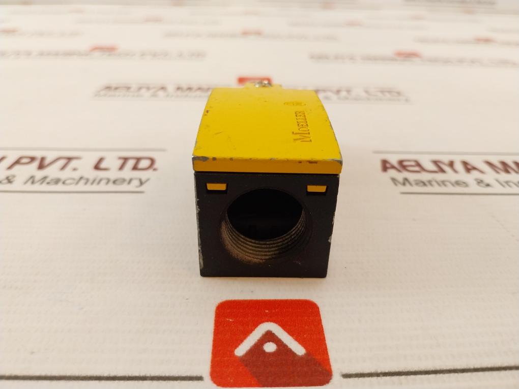 Moeller Lsm-11/L Limit Switch With Roller Lever Iec/En 60947-5-1 10A/300Vac