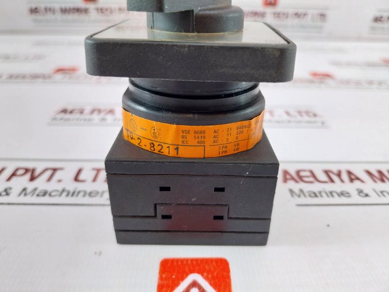 Moeller T0-2-8211 Changeover Switch 380V 16A 14A 600V Ac