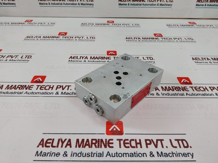 Moog B67425-001 Intermediate Plate