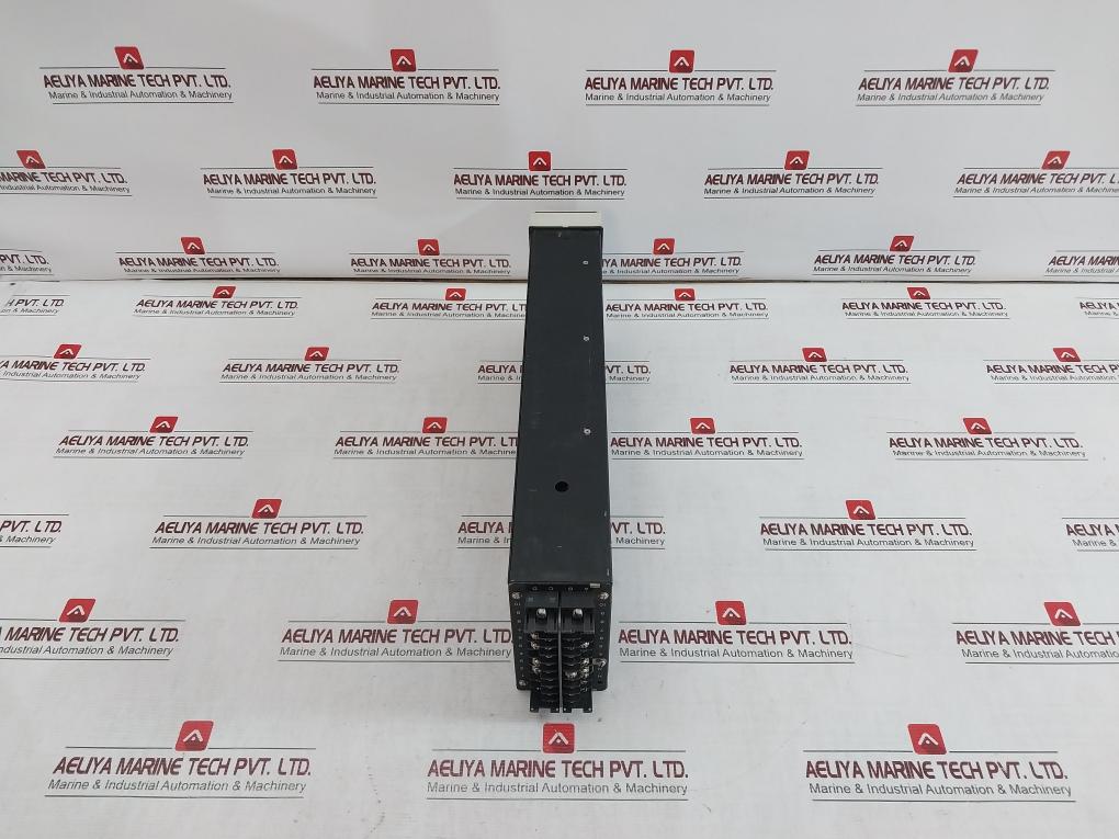 Moore Mycro 351 Triple- Loop Digital Controller