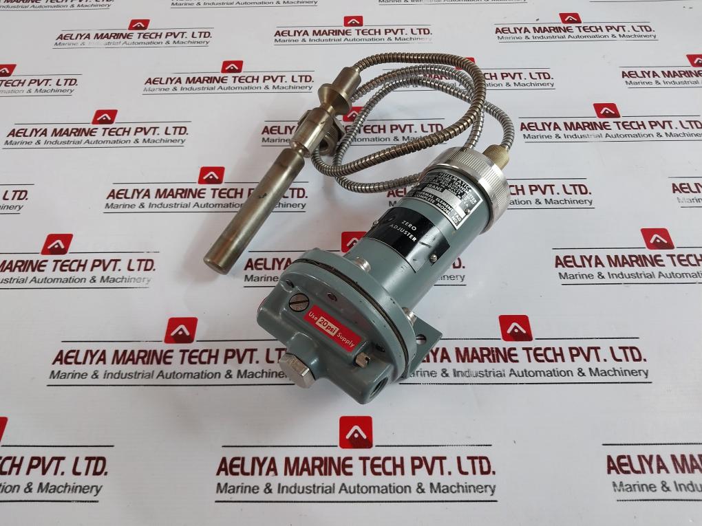 Moore Products 33A Nullmatic Thermometer Temperature Transmitter