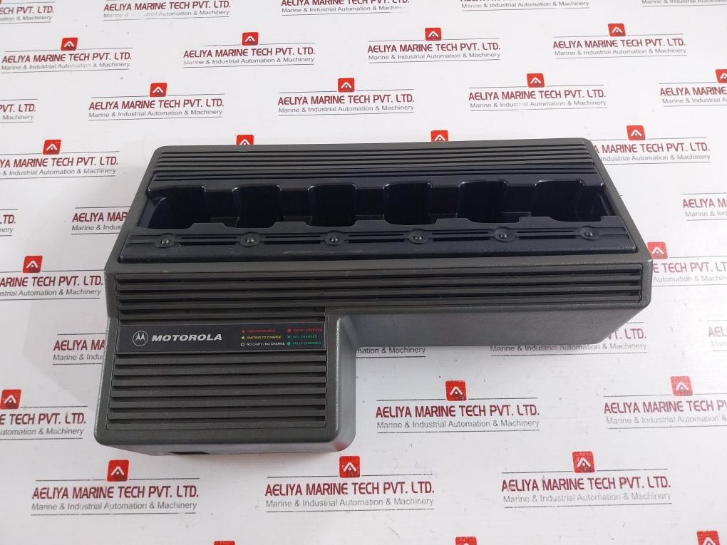 Motorola Htn9005a Multi-unit Battery Charger 100-240vac 12.5vdc 1.4a