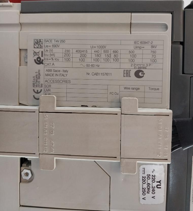 Moulded Case Circuit Breaker Breaking With Accessories Abb Sace Tmax T4V 250