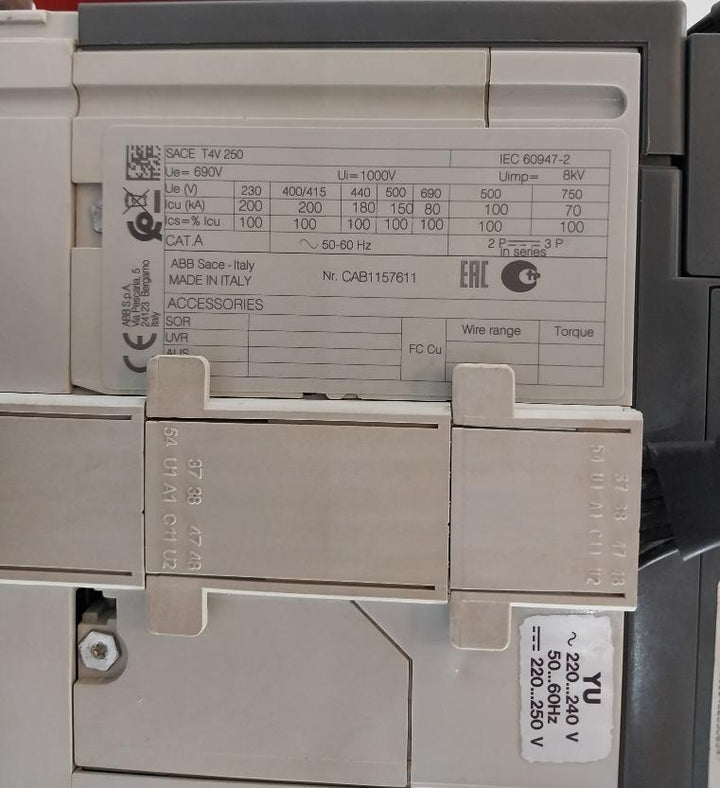 Moulded Case Circuit Breaker Breaking With Accessories Abb Sace Tmax T4V 250