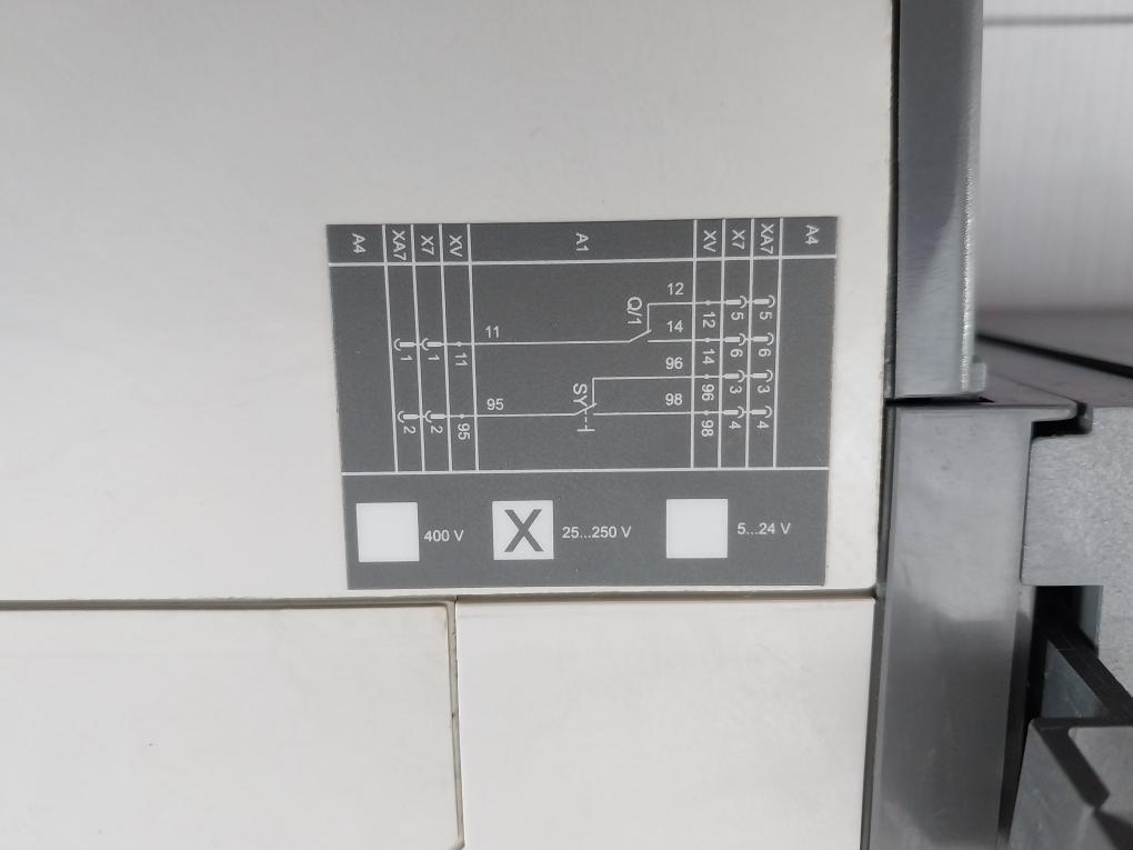 Moulded Case Circuit Breaker Breaking With Accessories Abb Sace Tmax T4V 250
