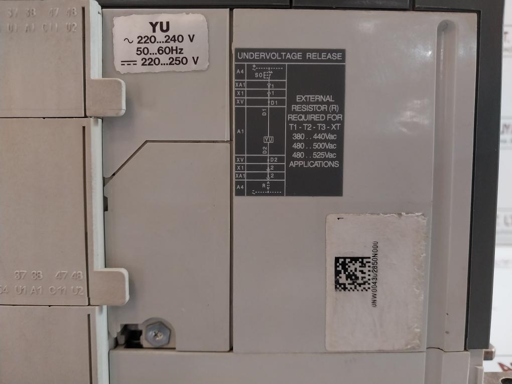 Moulded Case Circuit Breaker Breaking With Accessories Abb Sace Tmax T4V 250