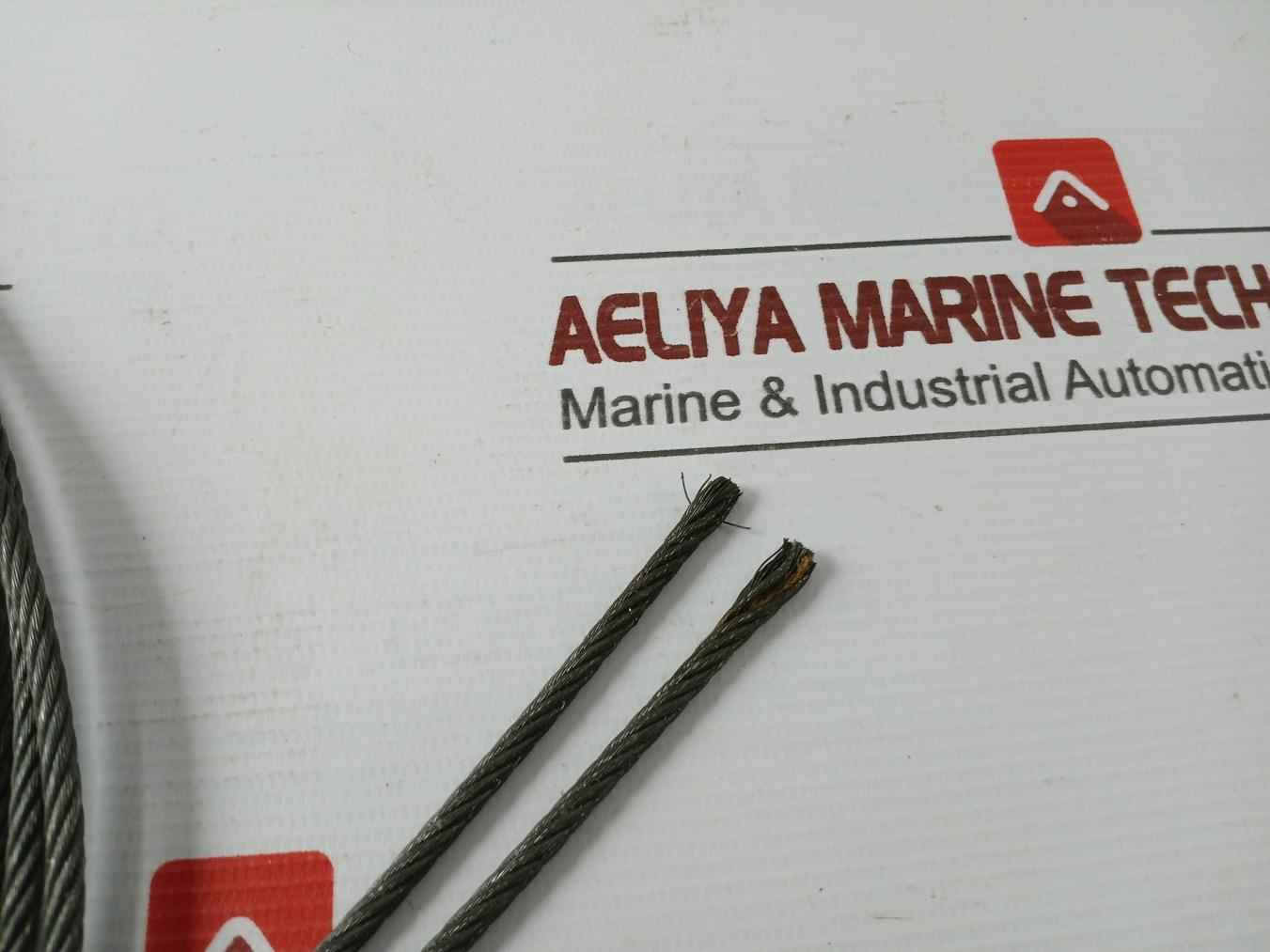 N_000000000010215803 Tube Cleaning Wire &amp; Brush 4 Meter