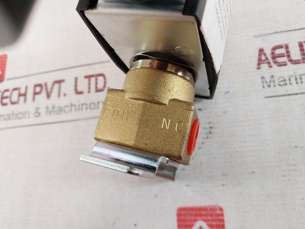 Nakakita Seisakusho Ns648 002B 3 Way Solenoid Valve Ac200V 50/60Hz M2015