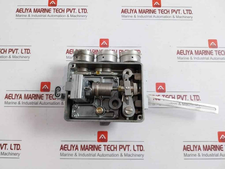 Nakakita Seisakusho Positioner 0.2-1.0 Kgf/Cm2 Part No: Ns737S-d
