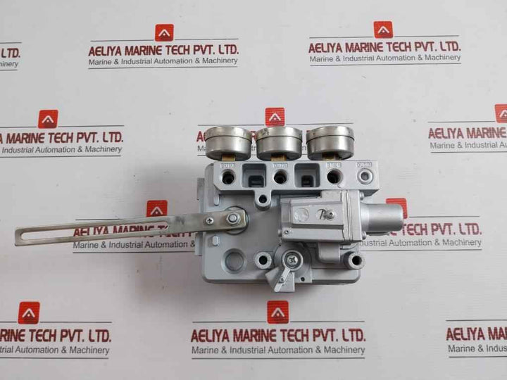 Nakakita Seisakusho Positioner 0.2-1.0 Kgf/Cm2 Part No: Ns737S-d