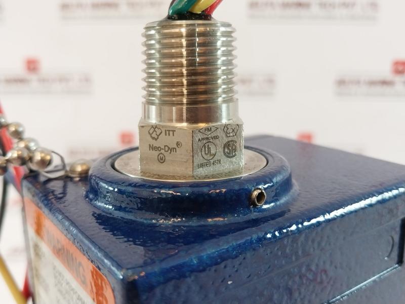 Neo-dyn 142P 142P82Cc6418 Adjustable Pressure Switch 0.5-5 Psi Ip66 057-0771