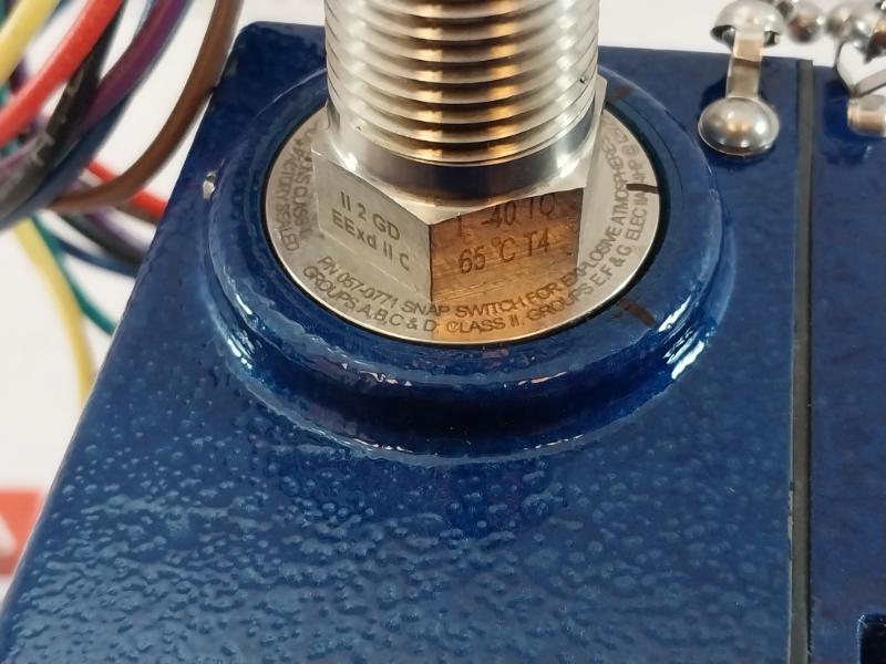 Neo-dyn 142P 142P82Cc6418 Adjustable Pressure Switch 0.5-5 Psi Ip66 057-0771