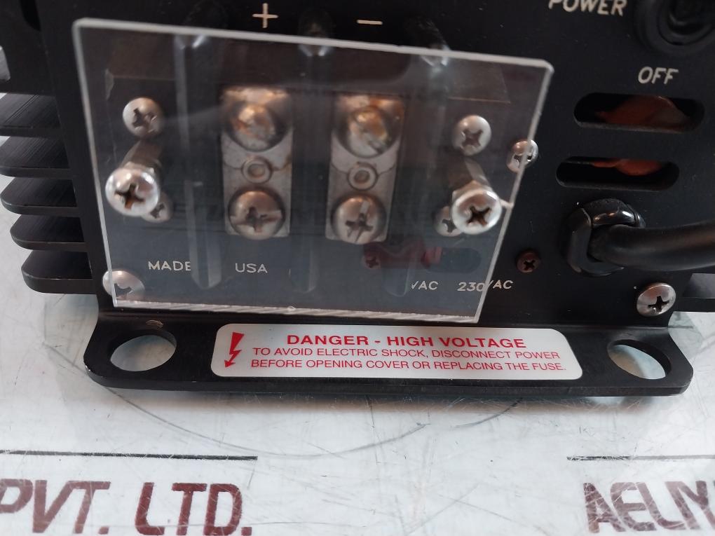 Newmar 115-12-35A Regulated Linear Dc Power Supply