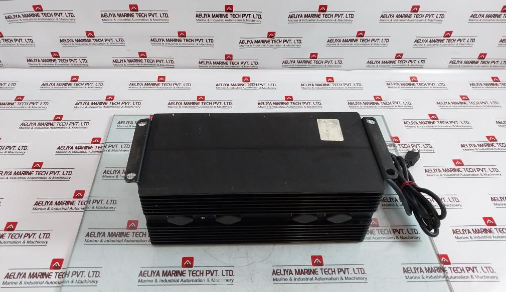 Newmar 115-12-35a Regulated Linear Dc Power Supply