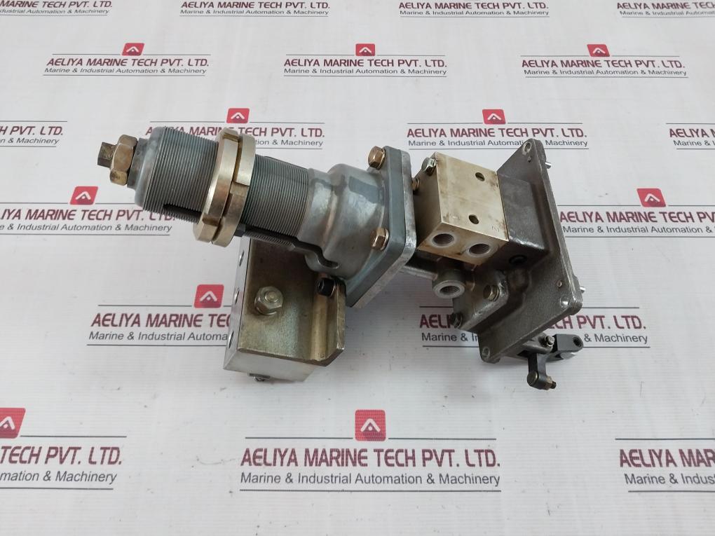 Nippon Grb-314 Mf Reversing Gear Control Valve Assembly Main Engine
