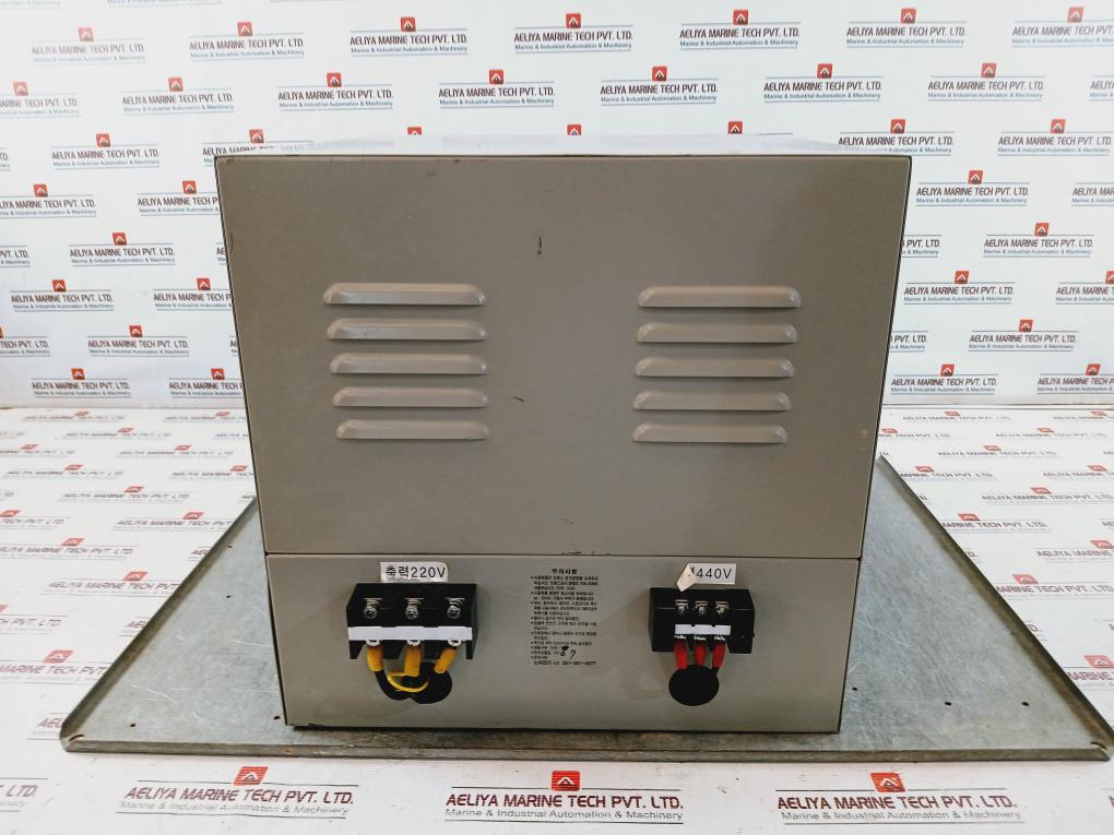 Noah 3 Phase Electric Industrial Transformer, 10kva With Molded Circuit Breaker